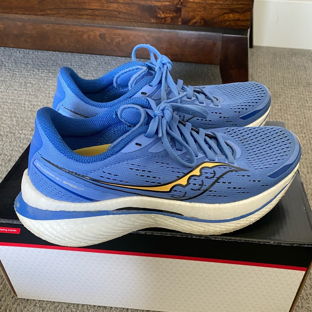 Women’s Saucony Endorphin Speed 3 Size 8